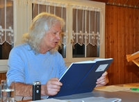 der Aktuar verliest den Festbericht des Geissbergschiessens 2024