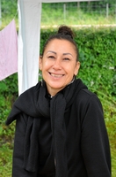 sie ist gut aufgestellt und fröhlich - was sie von ihren Kunden nicht immer behaupten konnte