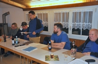 der Wortführer des Vprstandes: Silvio, Mitten in der Verhandlung