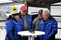 noch wird nicht geschossen, darum ein gemeinsamer Blick nach Adelboden