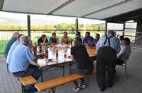 warten auf die zweite Runde (Würste)